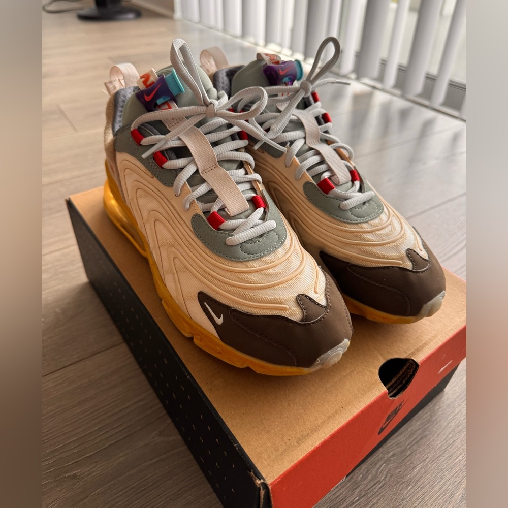 Nike Air Max 270 React ENG
Travis Scott Cactus Trails size 9 Men’s